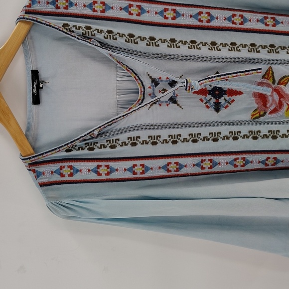 Andree pullover blouse size medium  light blue embroidered floral throughout - Picture 2 of 6